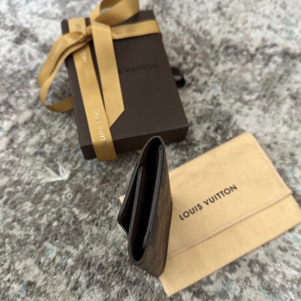 Louis Vuitton 6-Key Holder Damier Ebene - Picture 6 of 8